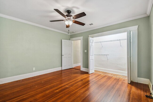 Building Photo - Riverside Heights Historic Bungalow!