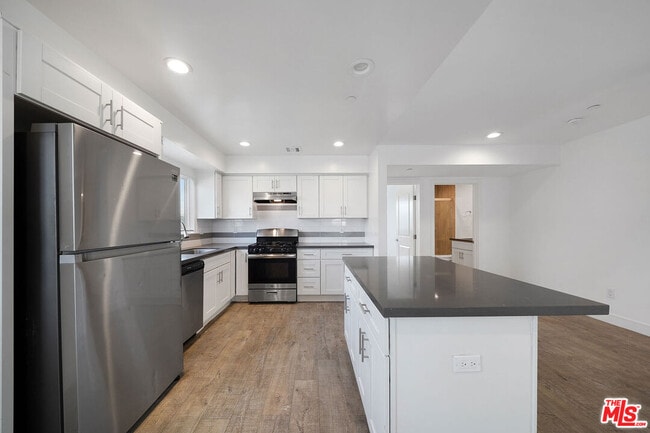 Building Photo - 14228 Sylvan St