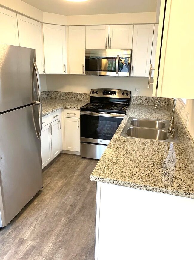 Building Photo - 3107 L St