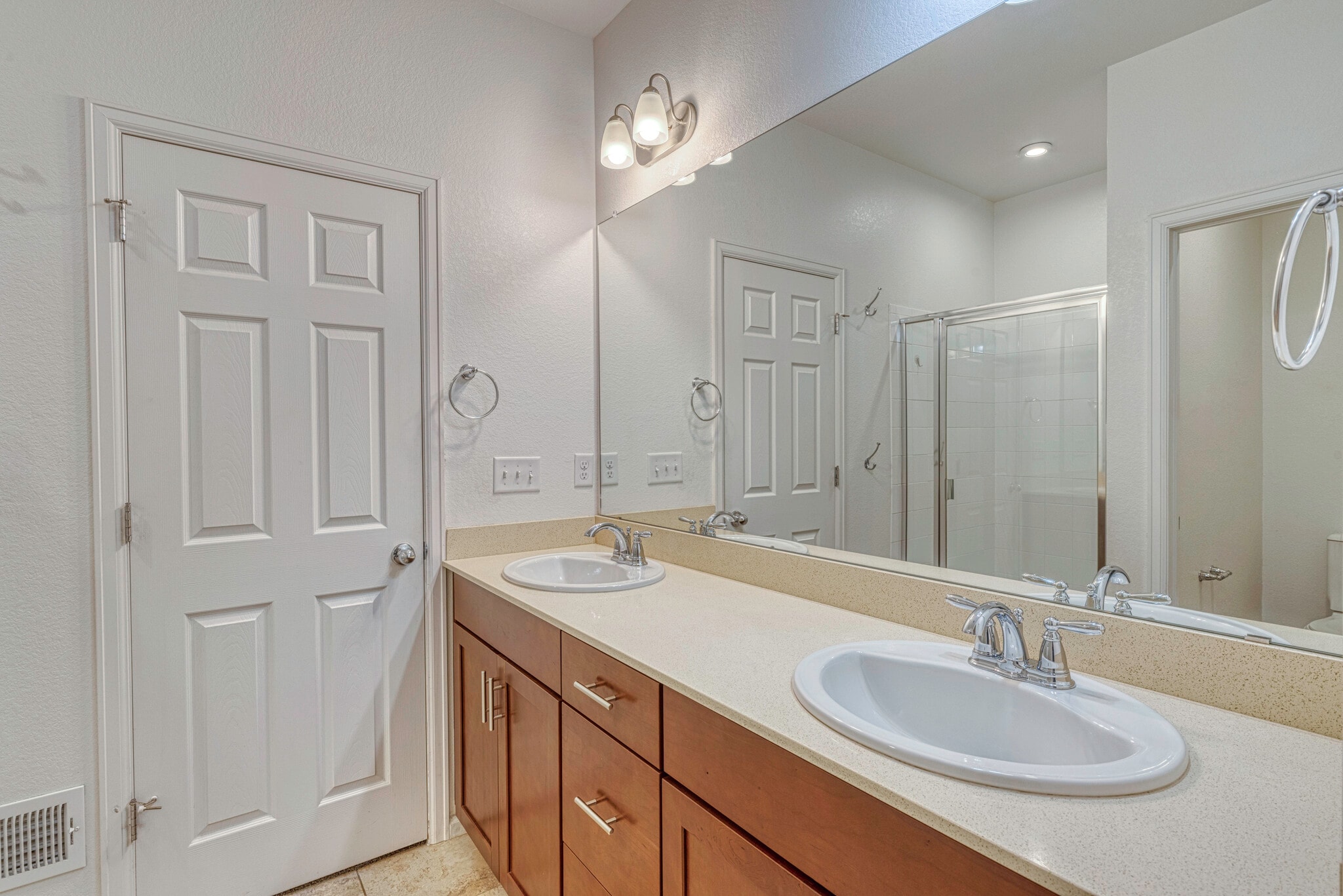 Building Photo - 1154 Telleen Ave