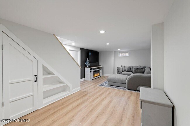 Building Photo - 173 McKinley Ct