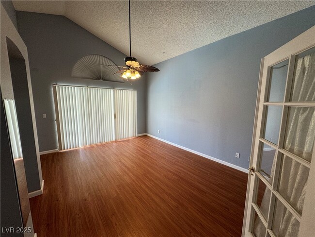 Building Photo - 10041 Dove Ridge Dr