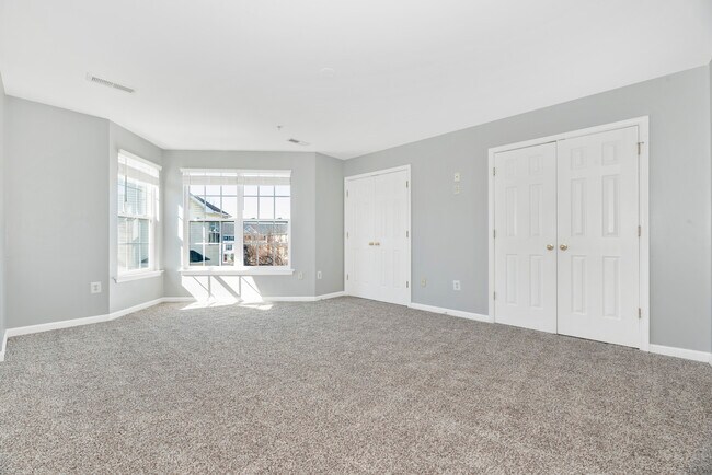 Building Photo - 618 Cawley Dr