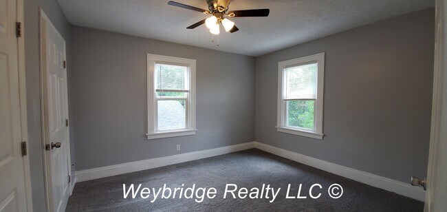 Building Photo - Spacious 3+ Bedroom Home in East Price Hill – Finished Basement & Large Backyard!