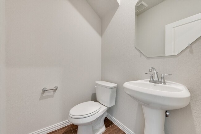 Building Photo - 221 Cranz Farm Dr