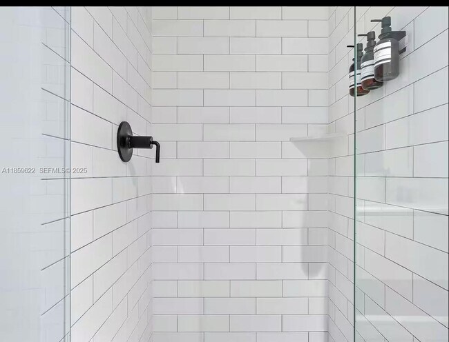 Building Photo - 398 NE 5th St