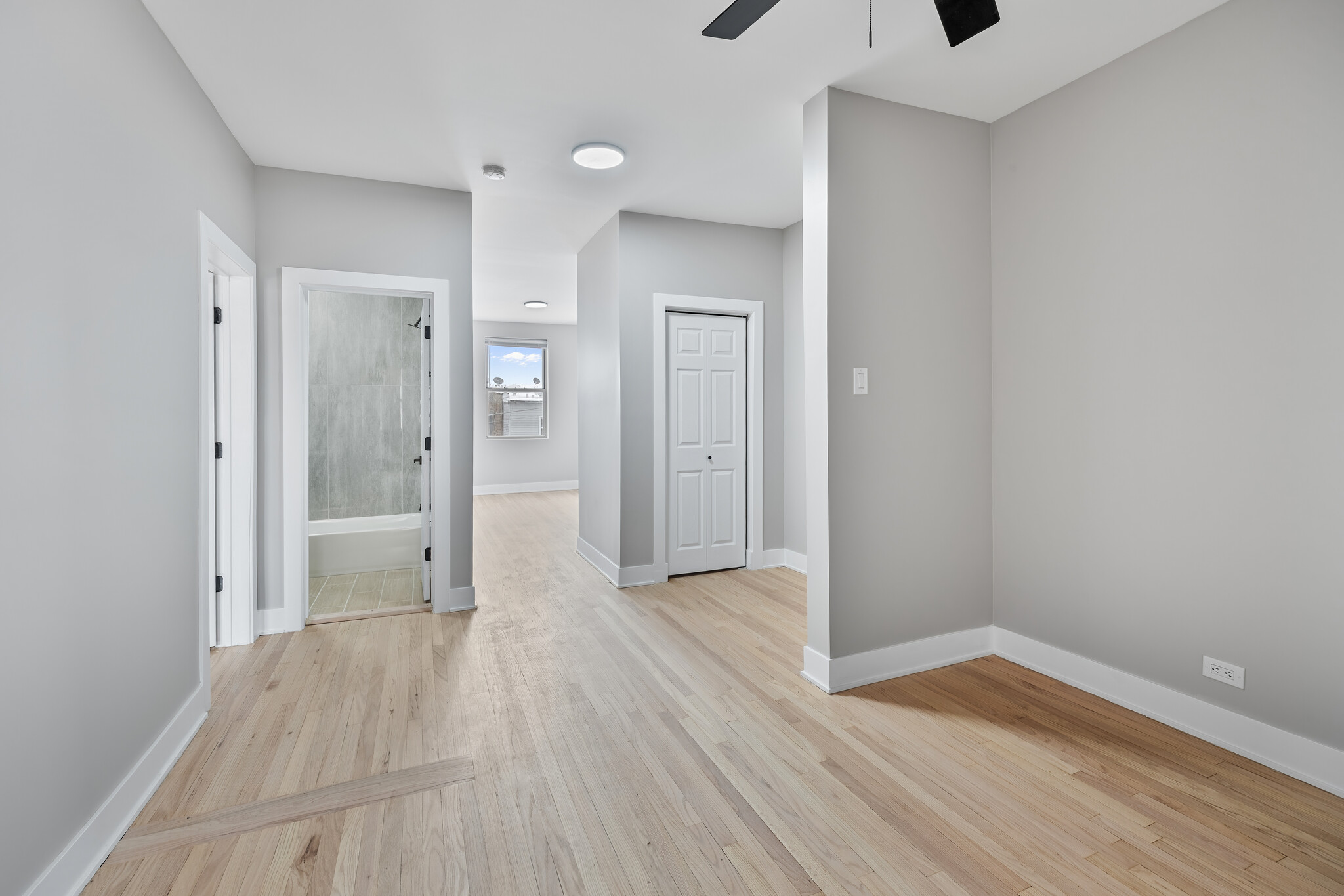 Building Photo - 7520 N Seeley Ave