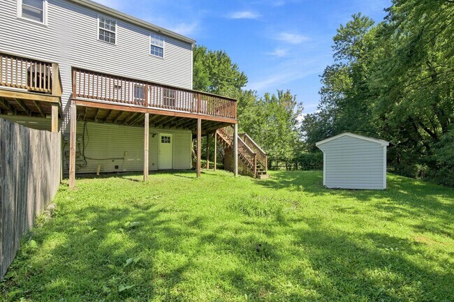 Building Photo - 1008 Cloverton Dr