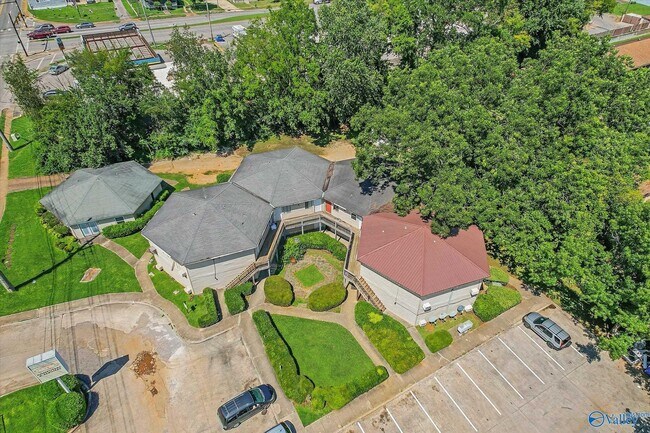 Building Photo - 3801 SW Triana Blvd
