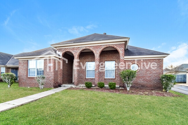 Building Photo - 3925 Claiborne Cir