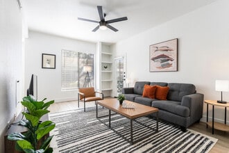 Building Photo - 15608 N 71st St