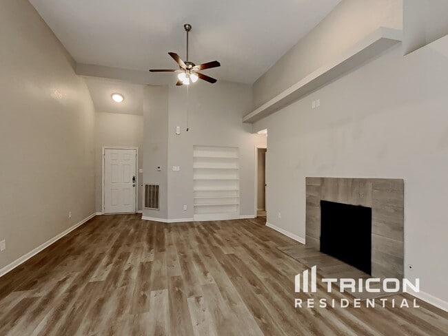 Building Photo - 212 Sunset Dr
