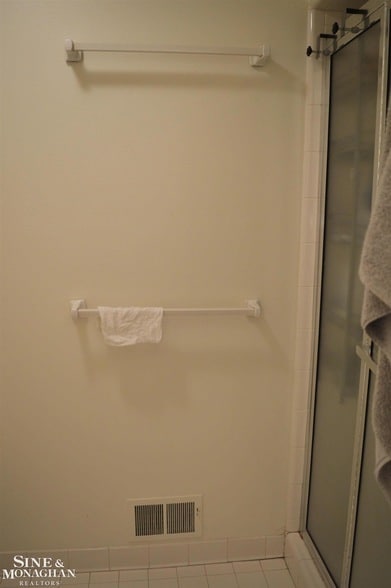 Building Photo - 744 Trombley Rd