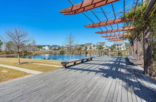 Building Photo - 313 Oak Bend St