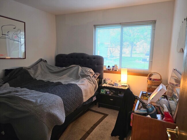 Building Photo - 951 Glouchester Cir