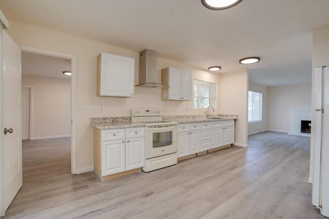 Building Photo - 2524 Pemberton Ct
