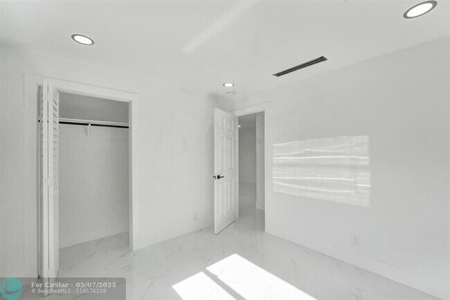 Building Photo - 5310 NW 16th St