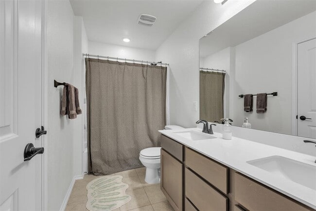 Building Photo - 116 Benmyrtle Trl