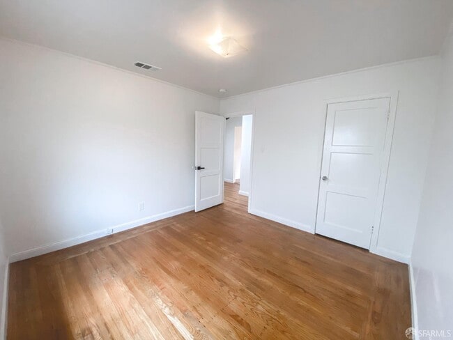 Building Photo - 508 90th St