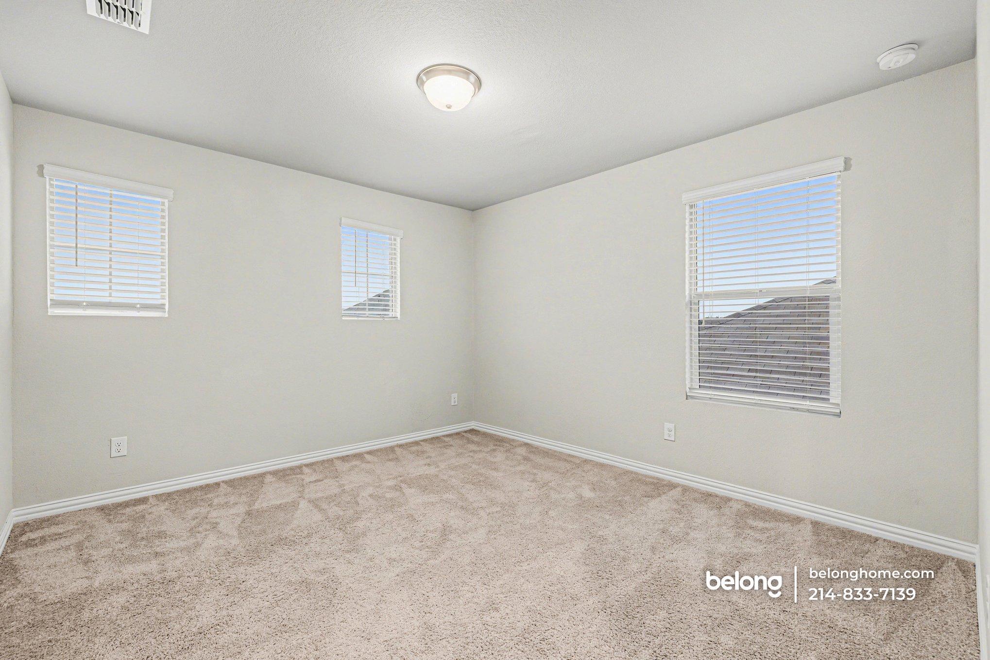 Building Photo - 3416 Kingsview Dr