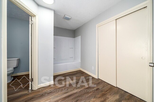 Building Photo - 816 86th Pl S