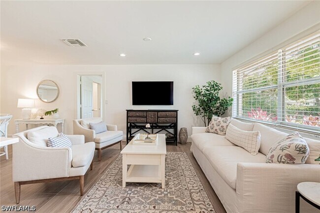 Building Photo - 1530 Mandarin Rd