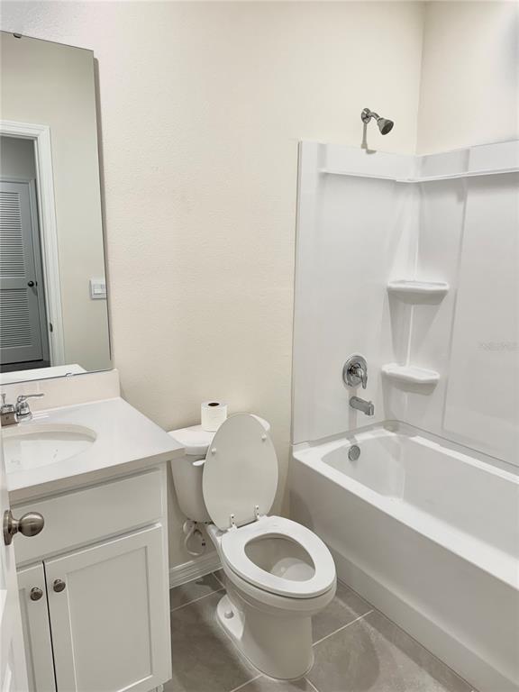 Building Photo - 2925 Canary Ave