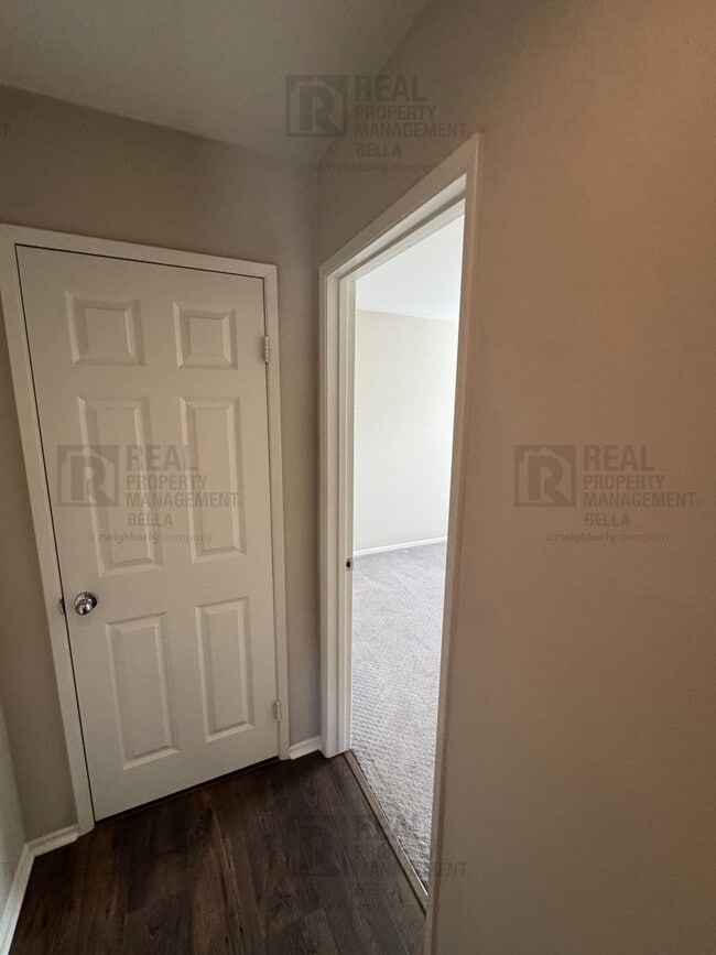 Building Photo - 31372 McKenna Ct