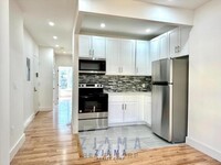 Building Photo - 3 bedroom in Brooklyn NY 11232