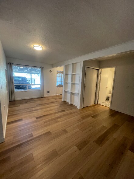 Primary Photo - 732 Cowlitz St