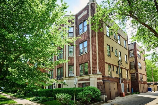 Primary Photo - 1112 Grove St