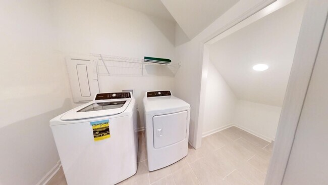 Building Photo - 138 Northern Flicker Dr