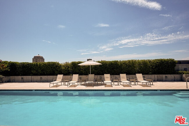 Building Photo - 3785 Wilshire Blvd