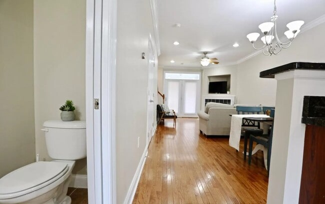 Building Photo - 250 E Delaware Ave