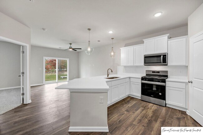 Building Photo - STUNNING TOWNHOME IN BLYTHEWOOD