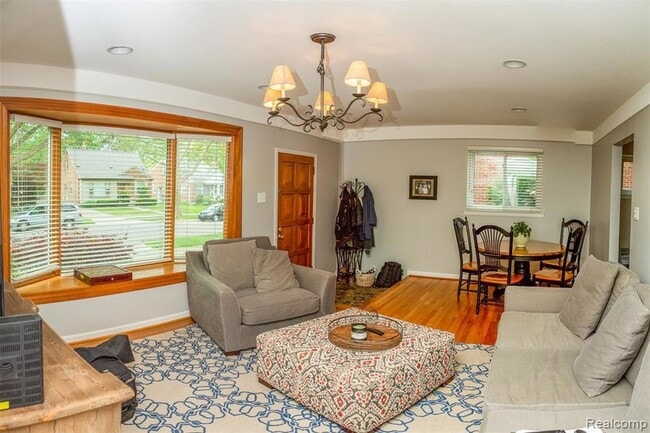 Building Photo - 1577 E Melton Rd