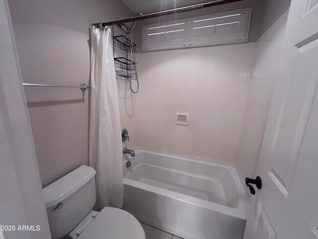 Building Photo - 29789 W Fairmount Ave