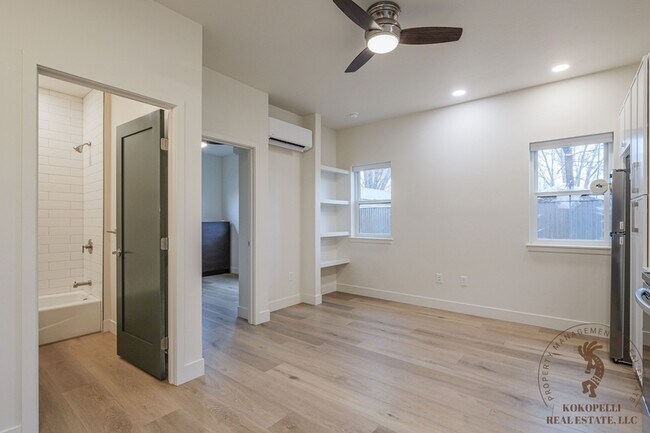 Building Photo - 915 Caledonia Ct