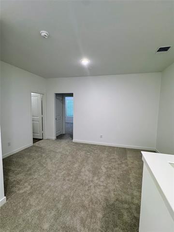 Building Photo - 5720 Lakeview Dr