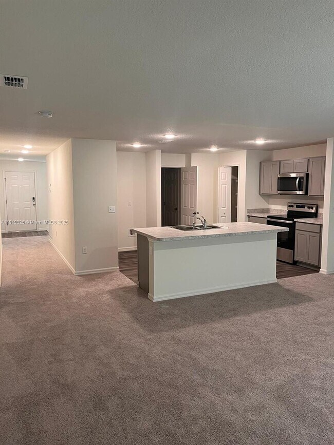 Building Photo - 579 NW North Macedo Blvd