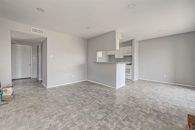 Building Photo - 13480 S Thorntree Dr