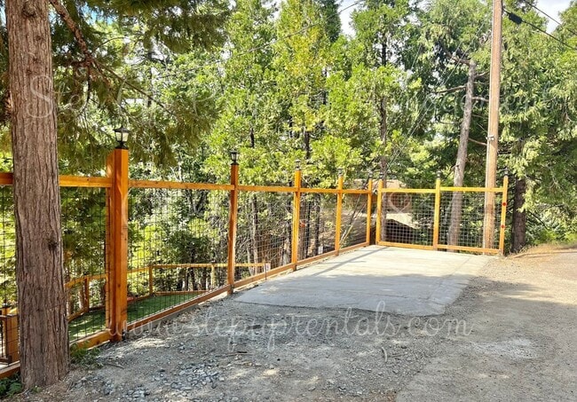 Building Photo - Cedar Ridge 3BR/3BA – Modern Amenities in ...