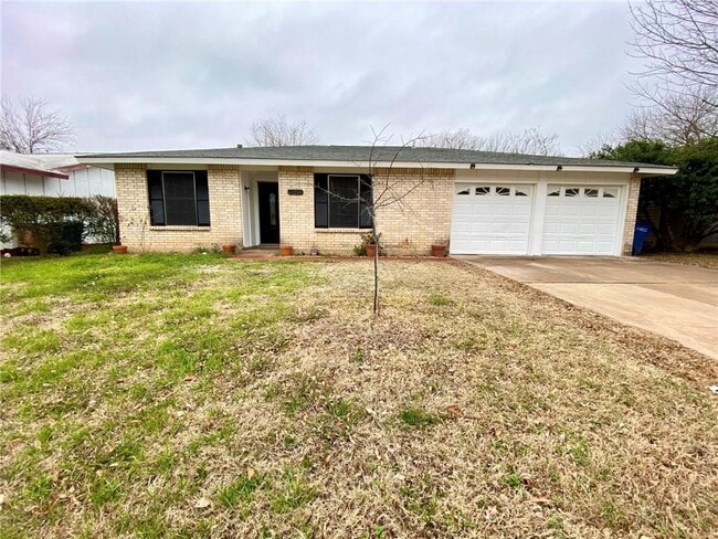 Building Photo - 2311 Dovehill Dr