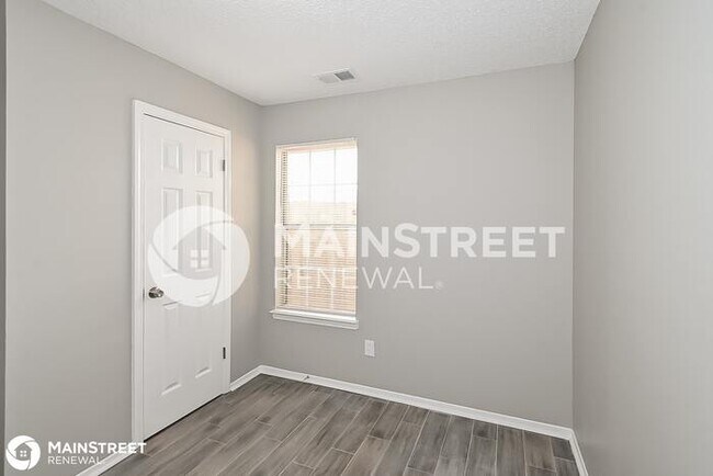 Building Photo - 4568 Summer Creek N, Memphis, TN 38141