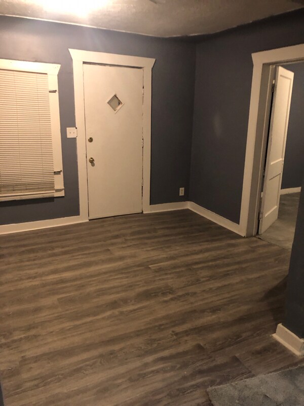 Building Photo - 21059 Glen Lodge Rd