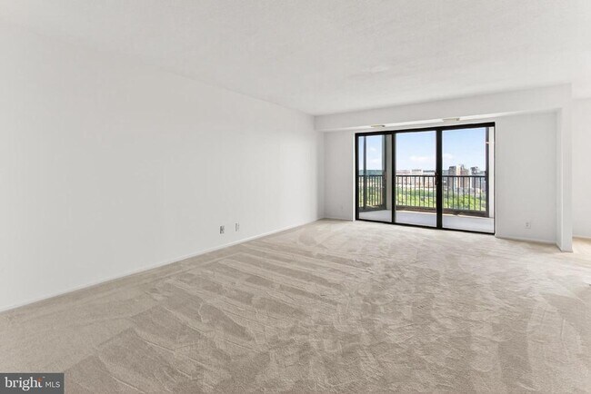 Building Photo - 5903 Mt Eagle Dr