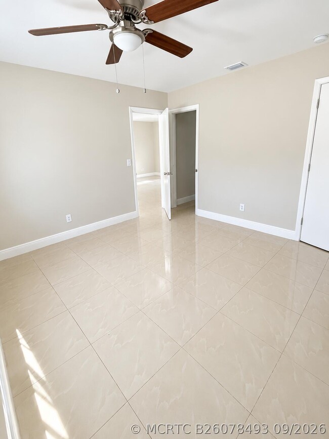 Building Photo - 5163 Club Rd