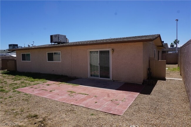Building Photo - 7400 Alta Dr