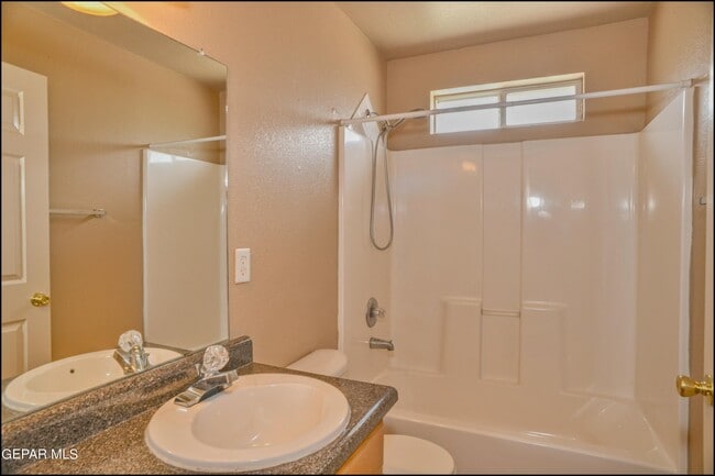 Building Photo - 3140 Tierra Encino Dr