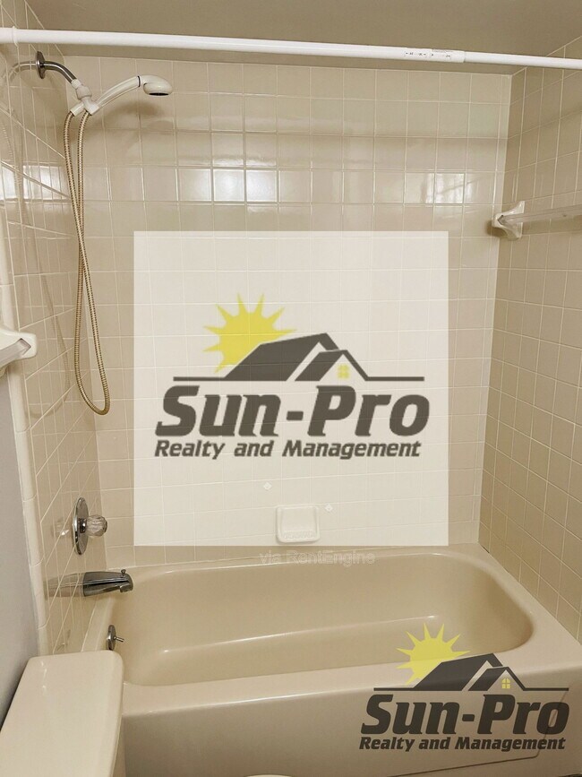 Building Photo - 1113 Oak Forest Cir